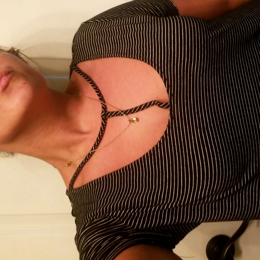 *Final sale* Jan 28 donate Black and white top